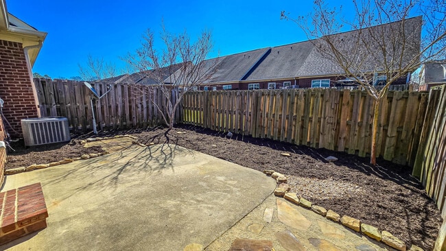 Building Photo - 831 Landing Dr