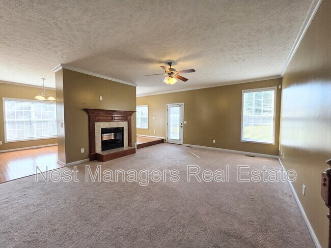 Building Photo - 1612 Middle Creek Cir