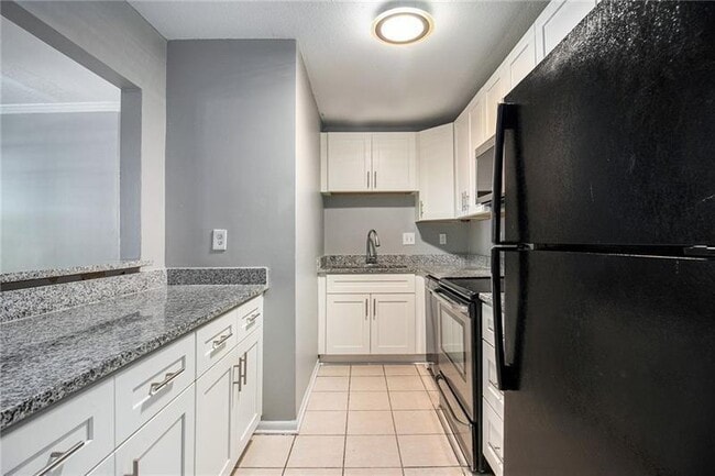 Building Photo - 3599 Woodbriar Cir