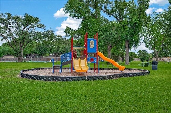 Building Photo - 9118 Wilcrest Dr
