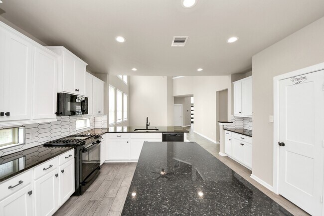 Building Photo - 7006 Winterberry Gln Ln