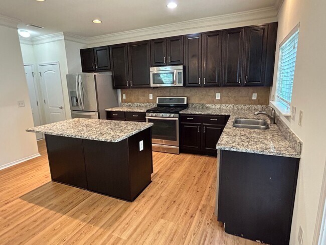 Building Photo - 3 Bedroom | 2.5 Bath Home in Raleigh - Fen...