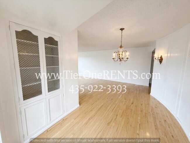Building Photo - This property offers a NO DEPOSIT option available for qualified renters