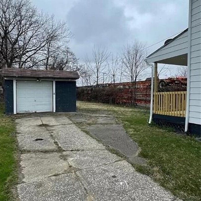 Building Photo - 3 BD/ 2 BA House for Rent in Cleveland!