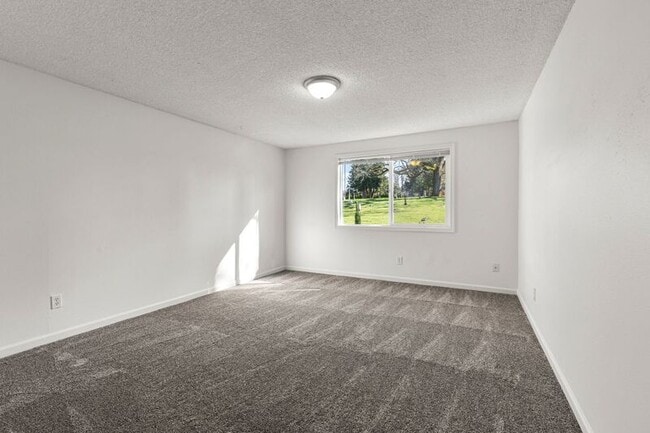 Building Photo - 14520 NW Hunters Dr