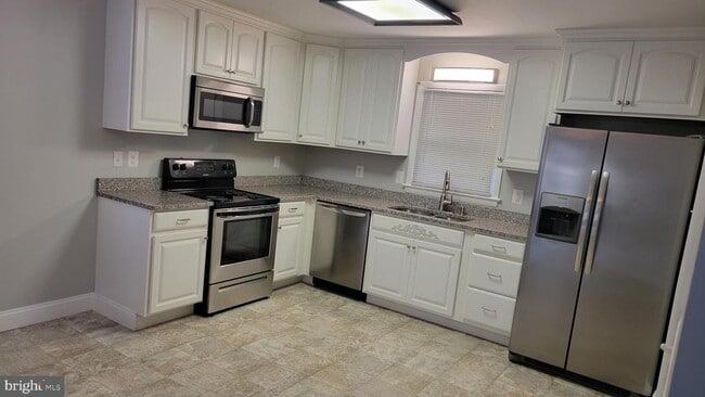 Building Photo - 29620 Whalen Rd