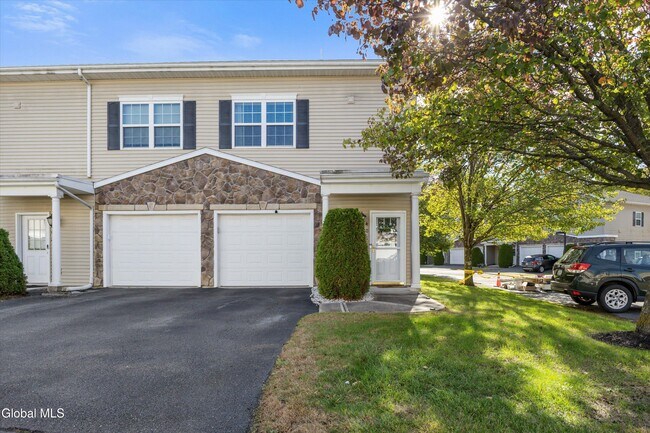 Building Photo - 401 Avalon Pl