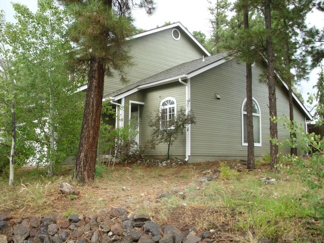 Primary Photo - 2200 S Linmar Ct