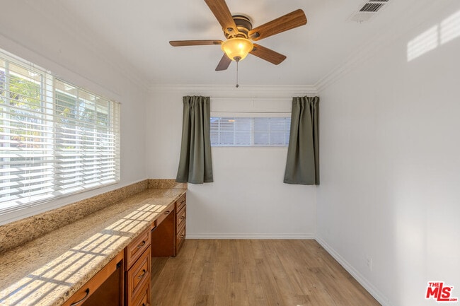 Building Photo - 1921 El Monte Dr