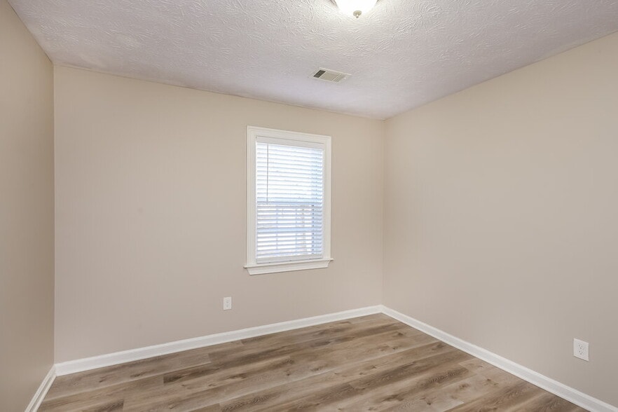 Building Photo - 1241 Owen Cir