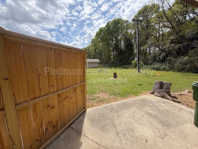 Building Photo - 1512 Waverly Way