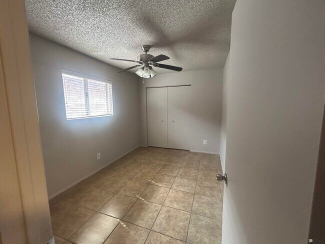 Building Photo - 143 W 27th Pl