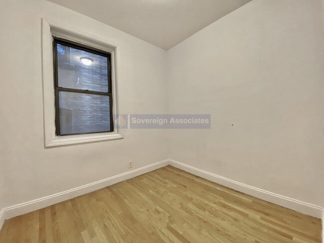 Building Photo - 941 Amsterdam Ave