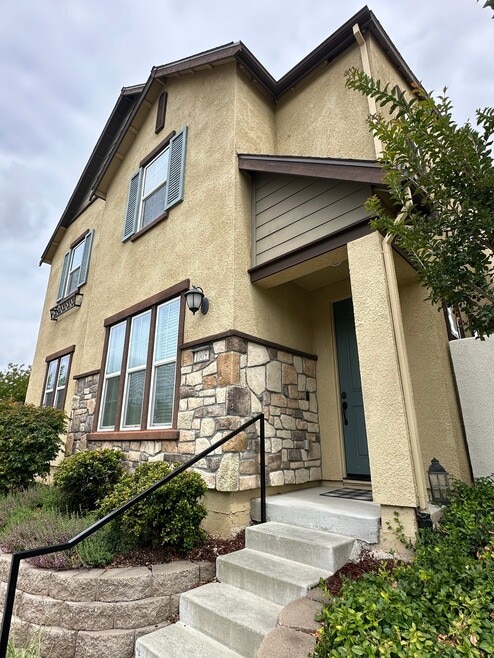 Building Photo - 1009 Provence Village Dr