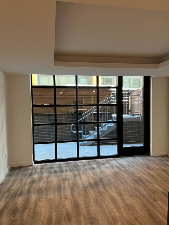 Building Photo - 2 Level Luxury Condo w/ Garage - Eckington District