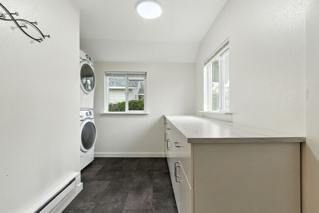 Building Photo - Charming Updated Home with Loft & Secure A...