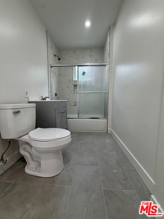 Building Photo - 1333 Oak St