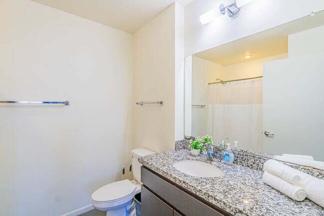 Building Photo - 915 N 4th St