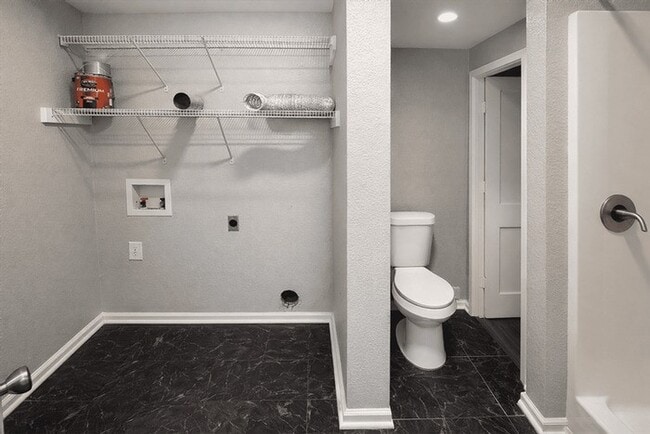 Building Photo - 511 W Cleveland St