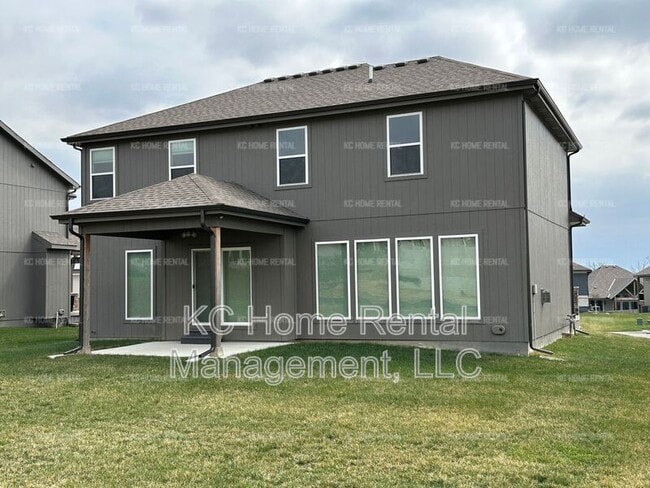Building Photo - 2362 SW Old Port Rd