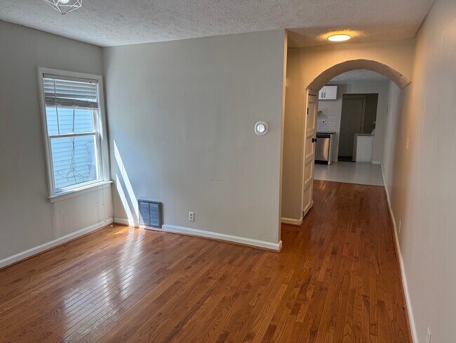 Building Photo - 243 Iswald St SE