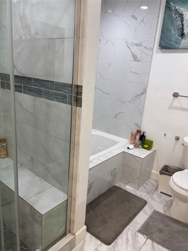 Building Photo - 3021 Gray St