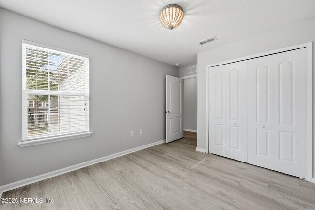 Building Photo - 292 Servia Dr