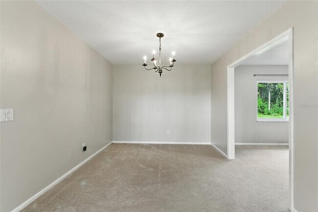 Building Photo - 2205 Henley Rd
