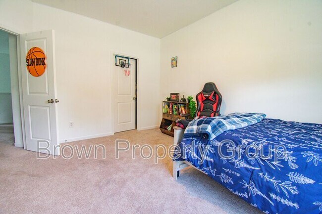 Building Photo - 131 Cayden Pl