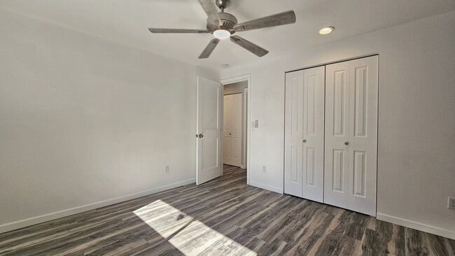 Building Photo - Modern Bellevue Townhome | Chef’s Kitchen, Dual Fireplaces & Private Patio