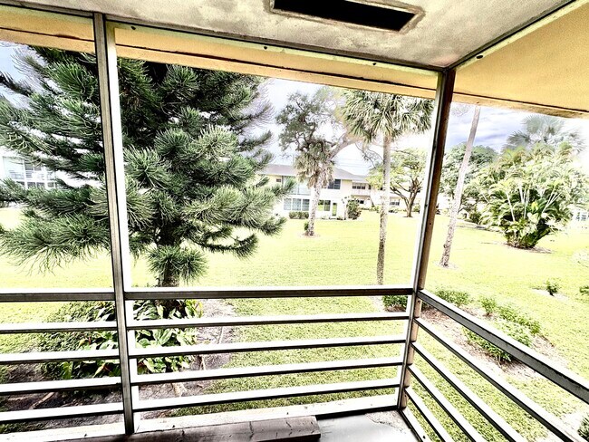 Building Photo - 47 Salisbury B