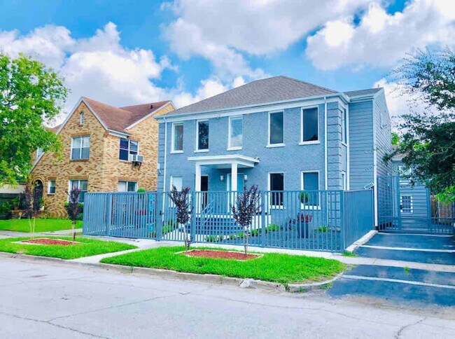 Building Photo - 2615 Arbor St