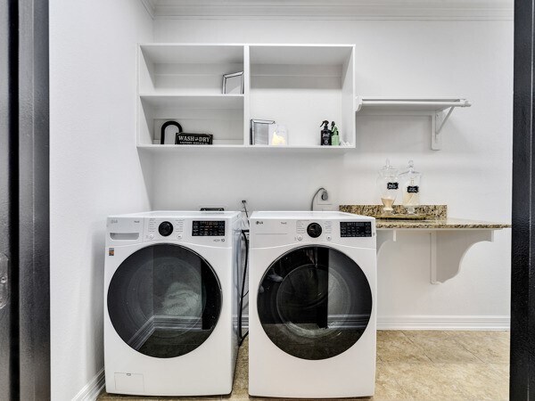 Building Photo - 2523 Watts St