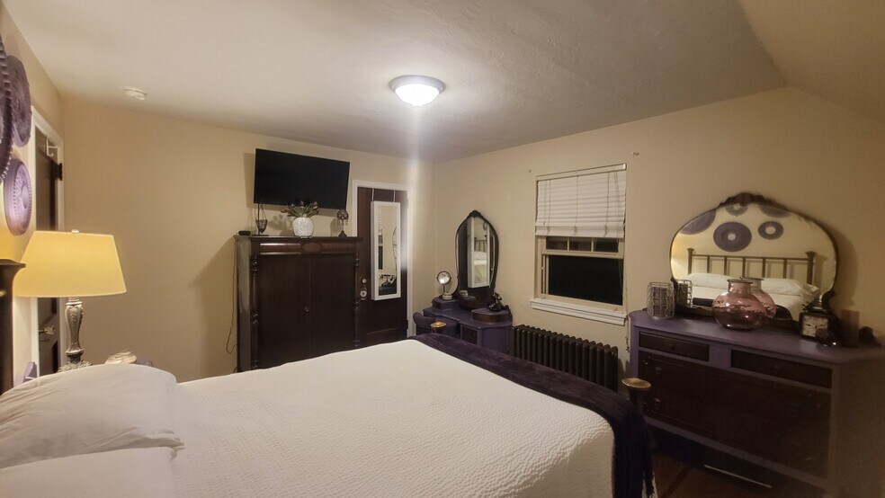 Building Photo - 202 Long Road