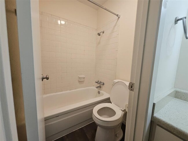 Building Photo - 4406 Avenue C