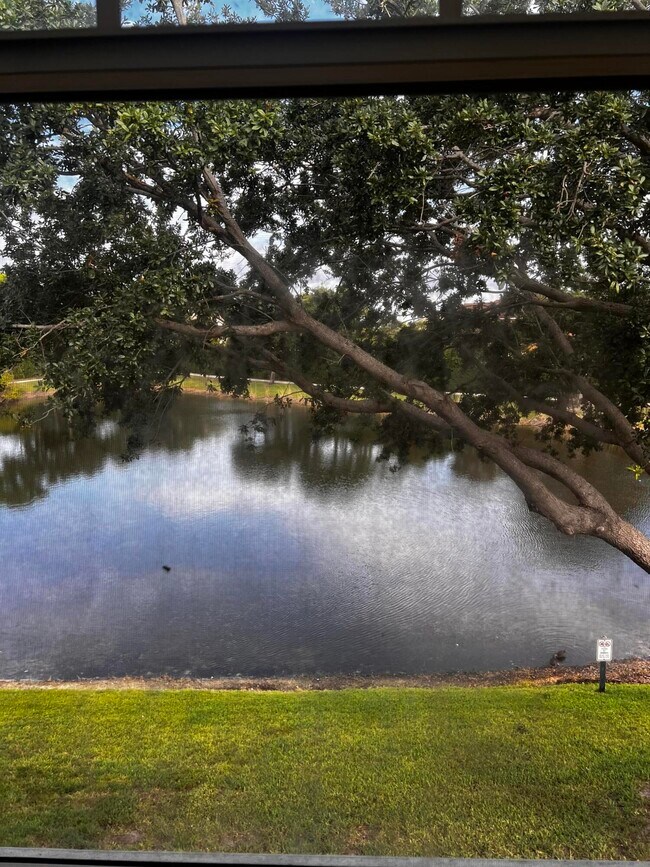 Building Photo - 477 Pacific Grove Dr