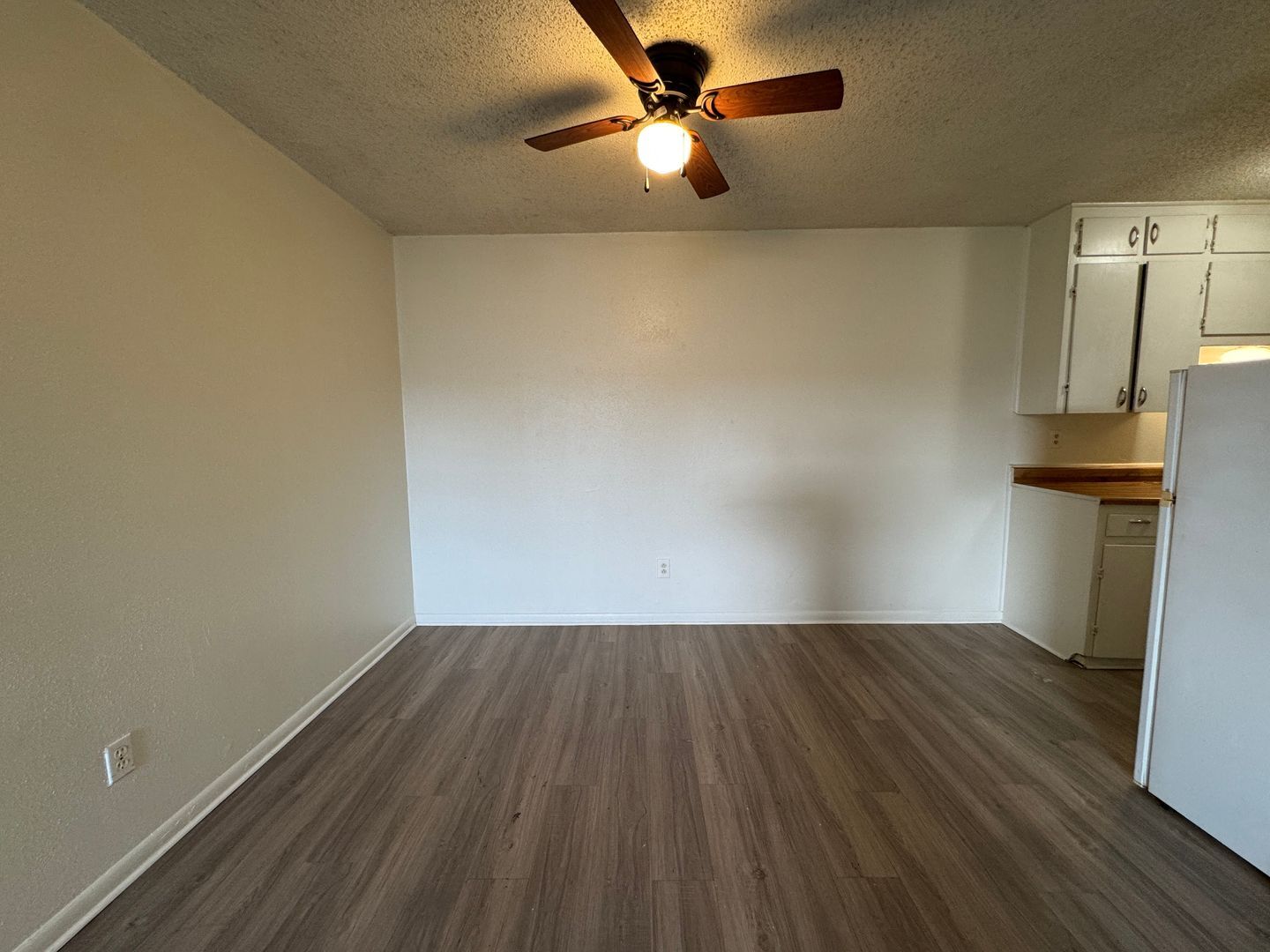 Building Photo - 503 Sunset Ln