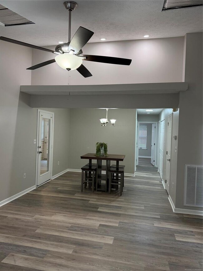 Building Photo - 146 Rain Tree Way