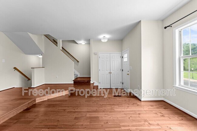 Building Photo - 8644 Sanderling Dr