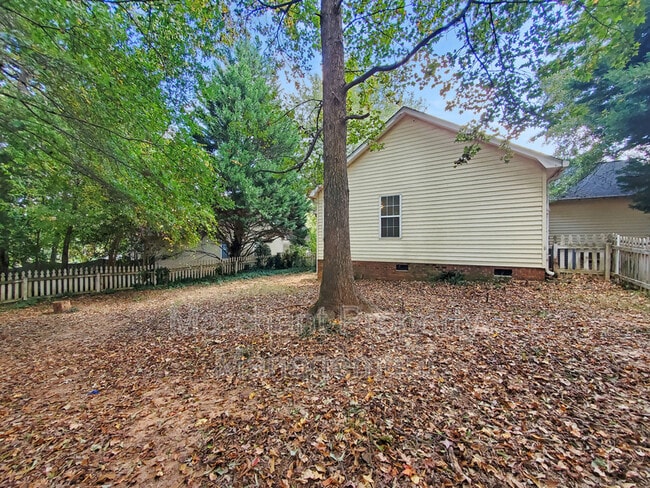 Building Photo - 237 Oak Valley Dr