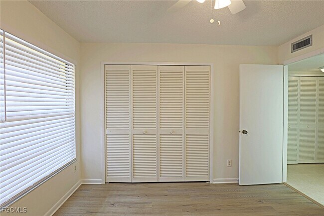 Building Photo - 6120 Whiskey Creek Dr
