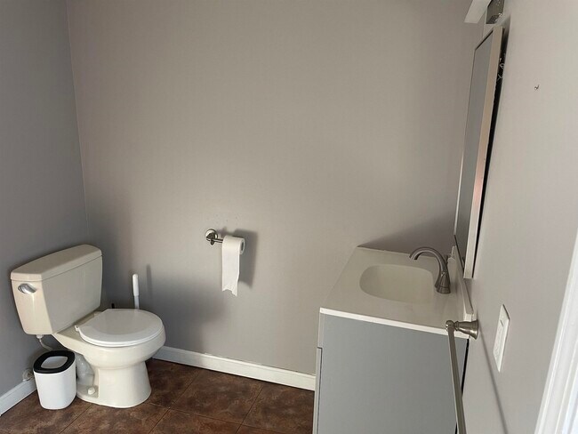 Building Photo - 520 Beech St