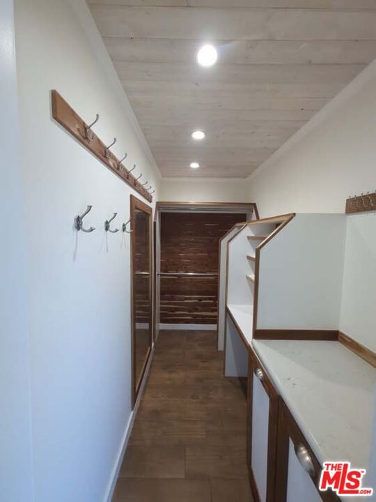 Building Photo - 6656 Swan St