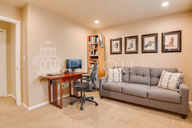 Building Photo - 355 Waco Ct
