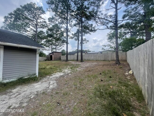 Building Photo - 3337 Redfox Rd