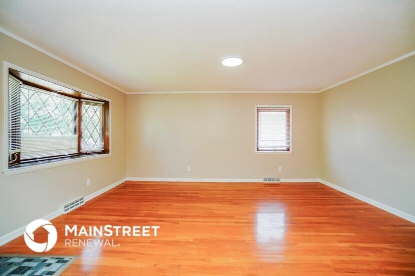 Building Photo - 5274 Hedgewood Rd