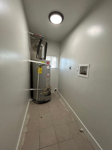 Building Photo - 951 N Redwood Rd