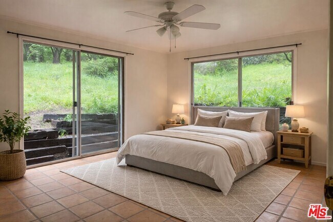 Building Photo - 20200 Paradise Ln