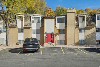 Building Photo - Springville Condo with Updated Kitchen, Deck & Creekside Setting
