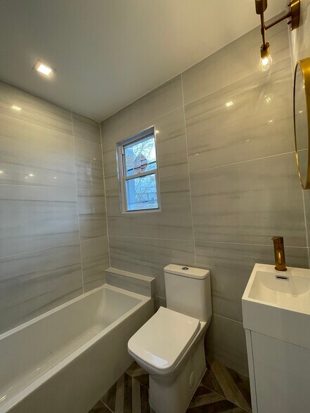 88 Wallis 2F - 80 Wallis Ave